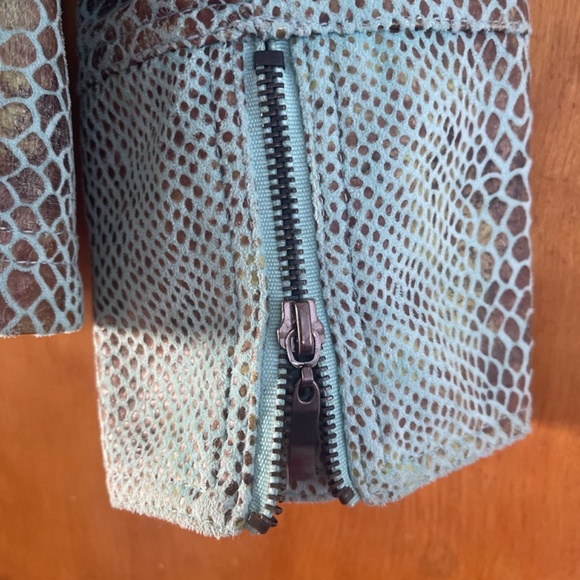 Ladies snakeskin zip up jacket - Picture 5 of 9